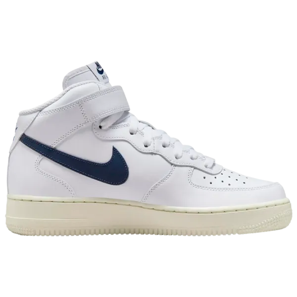 Кеды для женщин Nike Wmns Air Force 1 '07 Демисезон / Белый photo 3 Кеды для женщин Nike Wmns Air Force 1 '07 Демисезон / Белый photo 3