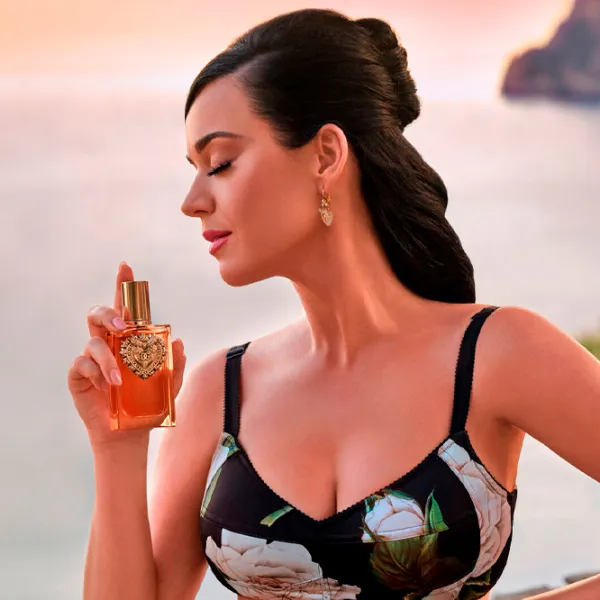 Парфюмерный набор для женщин Dolce & Gabbana Devotion Set Парфюмерная вода / Гурманские photo 4 Парфюмерный набор для женщин Dolce & Gabbana Devotion Set Парфюмерная вода / Гурманские photo 4