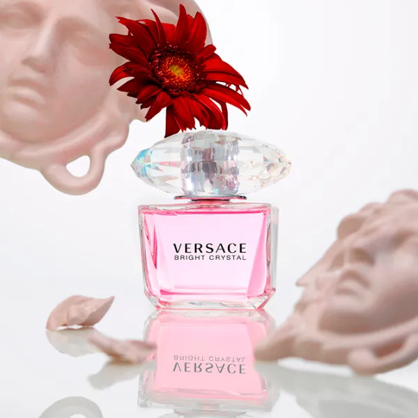 Парфюмерный набор для женщин Versace BRIGHT CRYSTAL Туалетная вода / Цветочный photo 4 Парфюмерный набор для женщин Versace BRIGHT CRYSTAL Туалетная вода / Цветочный photo 4