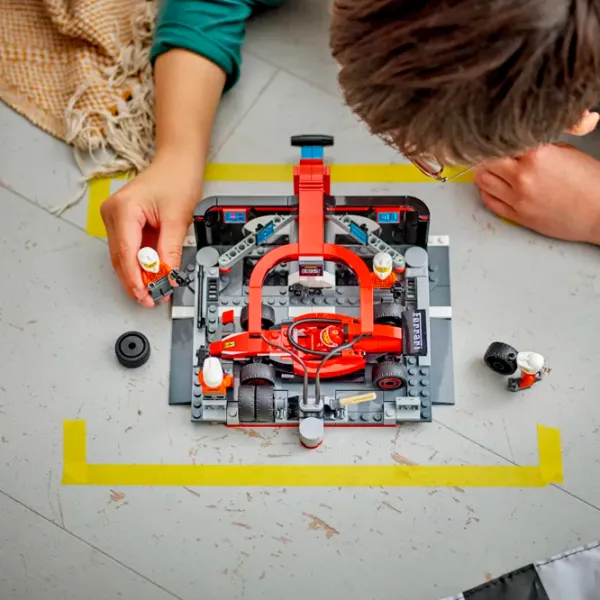 Constructor LEGO F1 Pit Stop & Pit Crew With Ferrari Car Set Rasă/ Multicolor photo 8