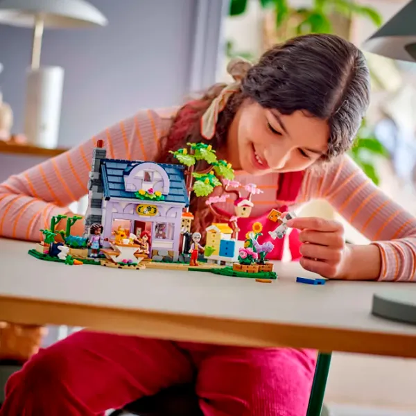 Constructor LEGO Beekeepers House and Flower Garden Orașul Heartlake/ Multicolor photo 6