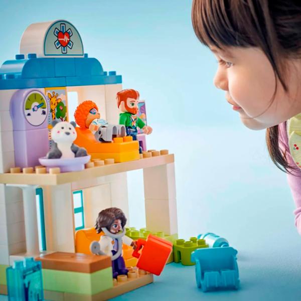 Constructor LEGO First Time Visit to the Doctor Figuri/ Multicolor photo 6