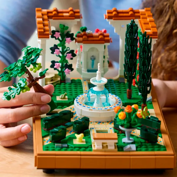 Constructor LEGO Fountain Garden Сonstrucție/ Multicolor photo 4