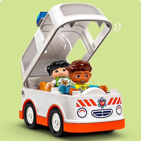 Constructor LEGO Ambulance & Driver Figuri/ Multicolor photo 3 Constructor LEGO Ambulance & Driver Figuri/ Multicolor photo 3