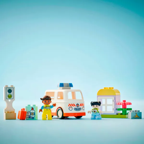 Constructor LEGO Ambulance & Driver Figuri/ Multicolor photo 5 Constructor LEGO Ambulance & Driver Figuri/ Multicolor photo 5