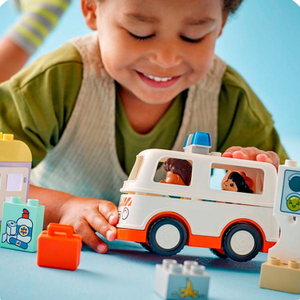 Constructor LEGO Ambulance & Driver Figuri/ Multicolor photo 7 Constructor LEGO Ambulance & Driver Figuri/ Multicolor photo 7