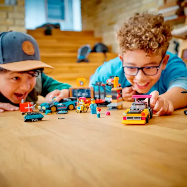 Constructor LEGO Custom Car Garage Figuri/ Multicolor photo 8