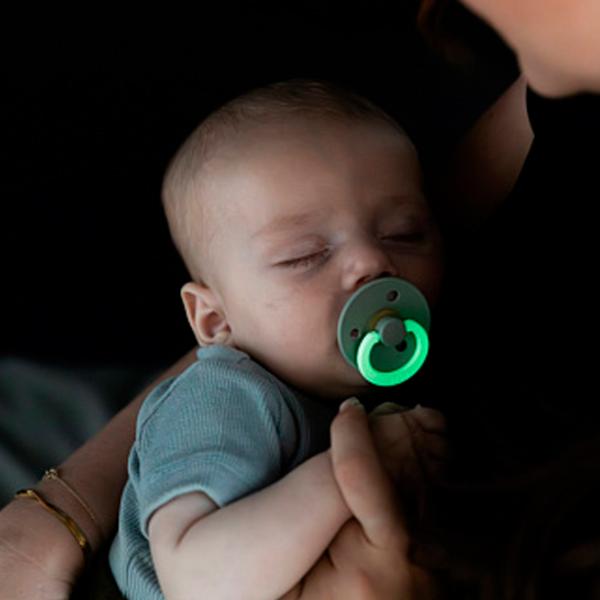 Соска круглая Bibs Colour Glow 110266  Унисекс / 0 месяцев - 6 месяцев / Латекс / Детский голубой photo 12