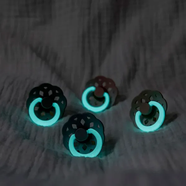 Соска круглая Bibs Boheme GLOW 240124  Унисекс / 6 месяцев - 18 месяцев / Латекс / Cloud Grey photo 5