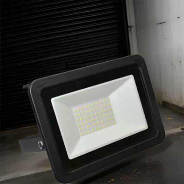 Proiector LED Elmos FLAP3 White / 2400 Lm photo 10 Proiector LED Elmos FLAP3 White / 2400 Lm photo 10