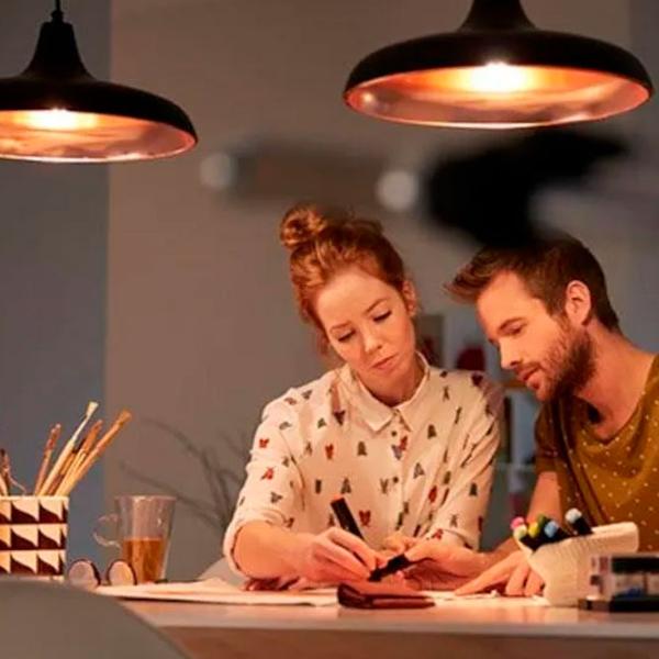 Умная лампочка светодиодная филаментная Philips WIZ 929003018721 E27 / 7 Вт / 2000 K / / White photo 5 Умная лампочка светодиодная филаментная Philips WIZ 929003018721 E27 / 7 Вт / 2000 K / / White photo 5