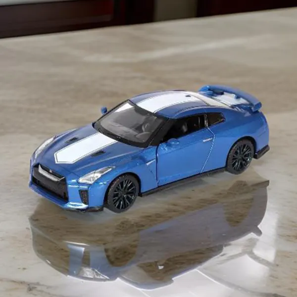 Mașină Richi Tichi Nissan GT-R (R35) 4895263400072  / / White Blue photo 5 Mașină Richi Tichi Nissan GT-R (R35) 4895263400072  / / White Blue photo 5