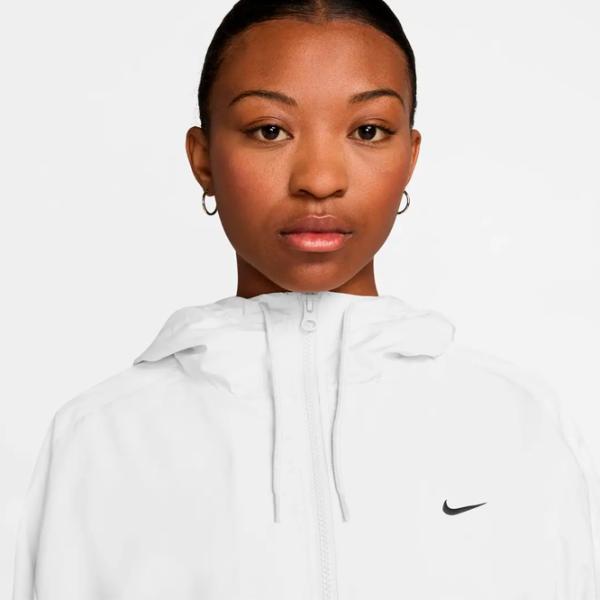 Толстовка для женщин Nike Sportswear Classic Wovens Loose UV Hooded Jacket Осень - Зима / Белый photo 2