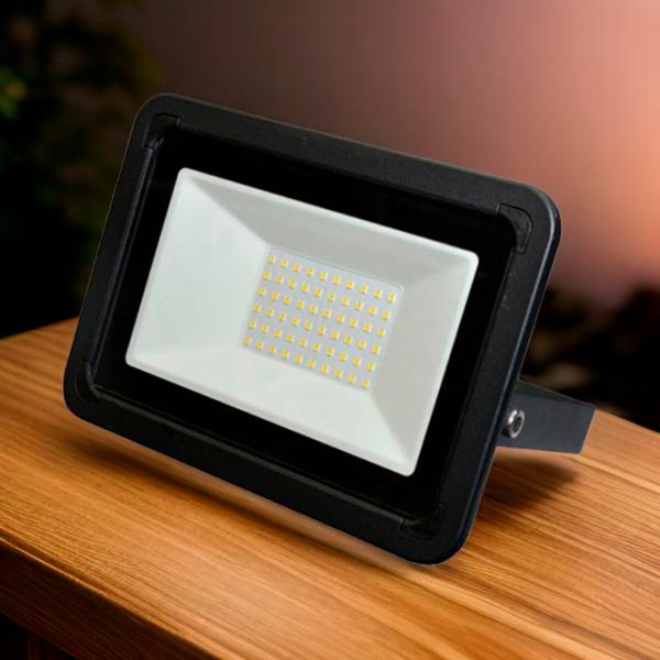 Proiector LED Elmos FLAP3 White / 4000lm photo 2 Proiector LED Elmos FLAP3 White / 4000lm photo 2