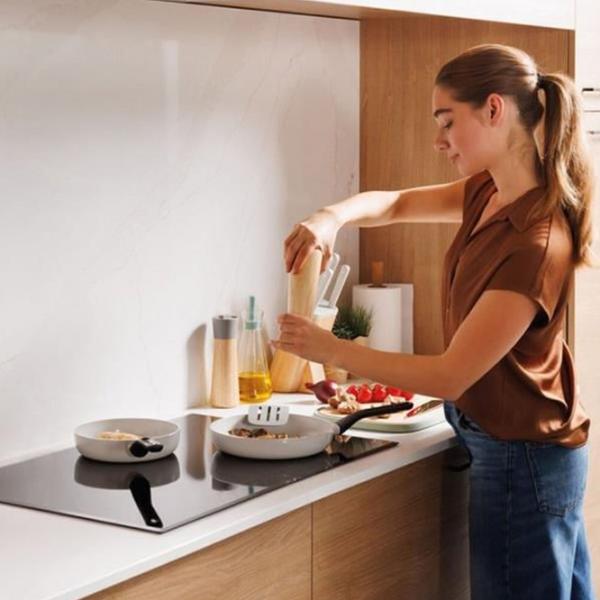 Tigaie BergHOFF Leo Glints 3950604  Universală / 24 cm / Gray photo 5