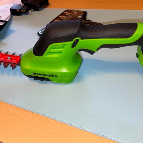 Mașină de tuns gard viu Greenworks G24SHTK2  / Green photo 2