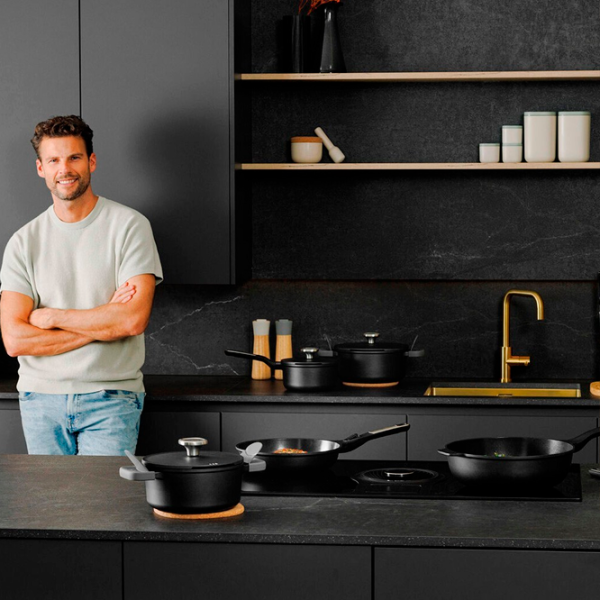 Кастрюля BergHOFF PHANTOM 7.2л Алюминий / Черный photo 6 Кастрюля BergHOFF PHANTOM 7.2л Алюминий / Черный photo 6