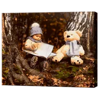 Картина по номерам Art Gallery Малыш с плюшевым мишкой GX34456 50 x 40 см / Горизонтальная