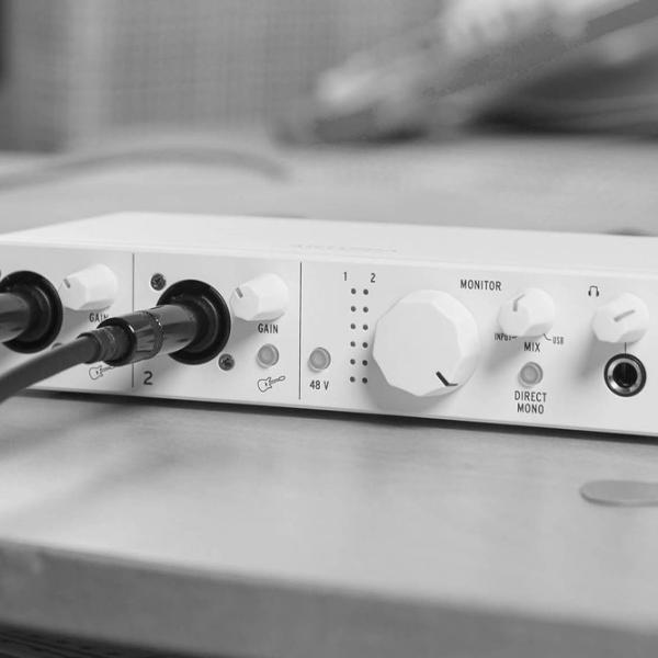 Interfață audio Arturia MiniFuse 2 192 kHz / 20 Hz - 20 kHz / White photo 4