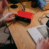 Interfață audio Focusrite Scarlett 4i4 4rd Gen 192 kHz / 20 Hz - 20 kHz / Red photo 9