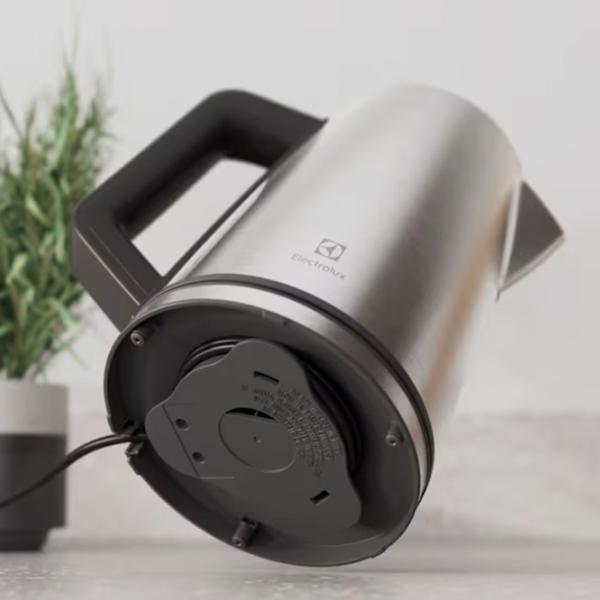 Электрочайник Electrolux E5K1-6ST 1.7л / Скрытый / Нержавеющая сталь photo 9