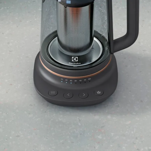 Электрочайник Electrolux E7GK1-8BP Smart 1.7л / Скрытый / Черный photo 4