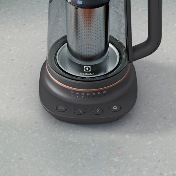 Электрочайник Electrolux E7GK1-8BP Smart 1.7л / Скрытый / Черный photo 4