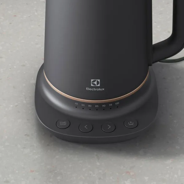 Электрочайник Electrolux E7K1-6BP 1.7л / Скрытый / Черный photo 2