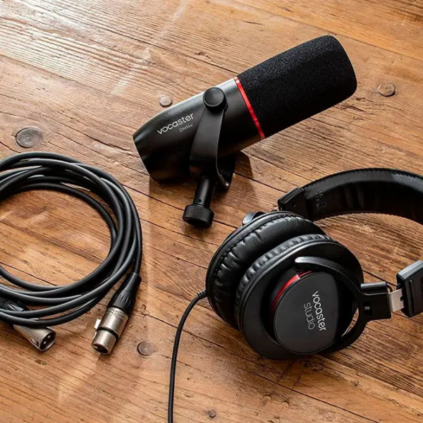Профессиональный микрофон Focusrite Vocaster Broadcast Kit Черный photo 4