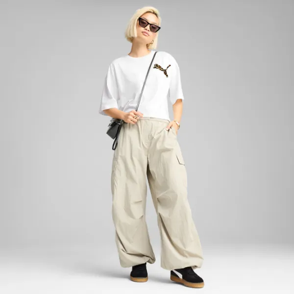 Футболка для женщин Puma Wardrobe Ess Leo Luxe Graphic Short 20% полиэстер / Белый photo 3 Футболка для женщин Puma Wardrobe Ess Leo Luxe Graphic Short 20% полиэстер / Белый photo 3