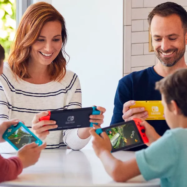 Nintendo Switch Lite Bundle Animal Crossin & NSO  / Coral photo 6