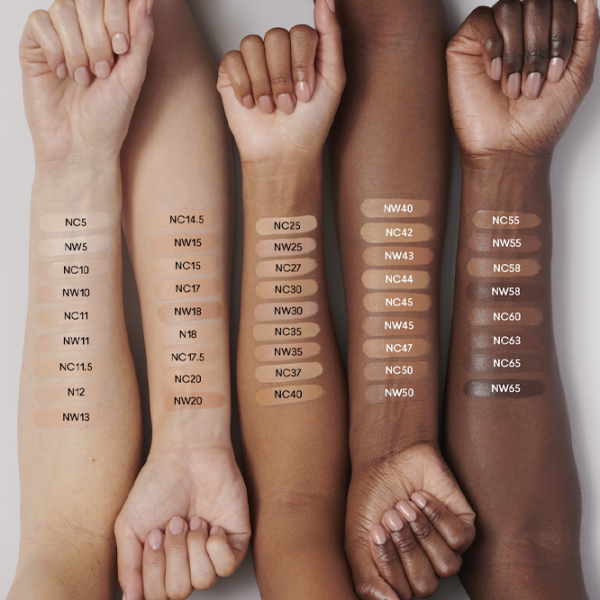 Concealer для корекции дефектов и неровностеи MAC Studio Radiance 24Hr Luminous Lift  0.011л / Натуральный бежевый photo 3 Concealer для корекции дефектов и неровностеи MAC Studio Radiance 24Hr Luminous Lift  0.011л / Натуральный бежевый photo 3
