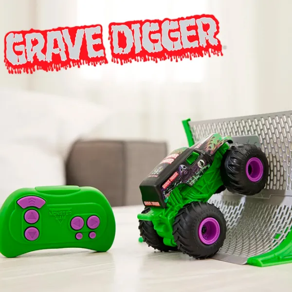 Mașină Spin Master Monster Jam Grave Digger 6068563  / 2.4 GHz / Violet Green photo 6 Mașină Spin Master Monster Jam Grave Digger 6068563  / 2.4 GHz / Violet Green photo 6