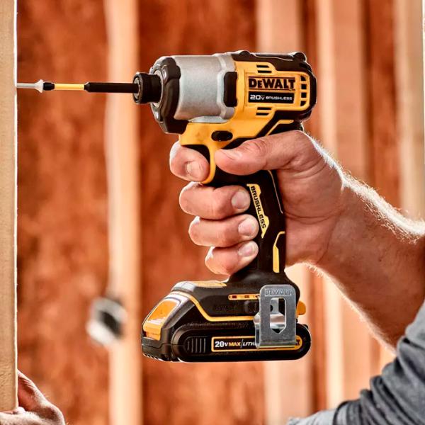 Дрель-шуруповерт Dewalt DCF840NT 3200 об/мин photo 4