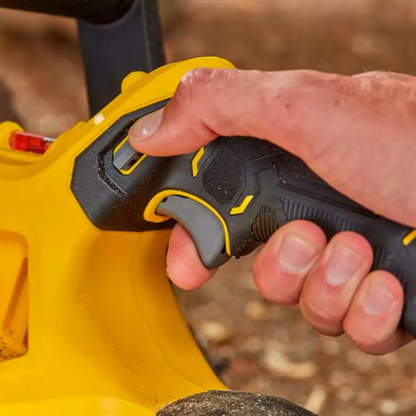 Fierăstrău cu lanţ Stanley SFMCCS630B pe benzină/ Yellow photo 4 Fierăstrău cu lanţ Stanley SFMCCS630B pe benzină/ Yellow photo 4