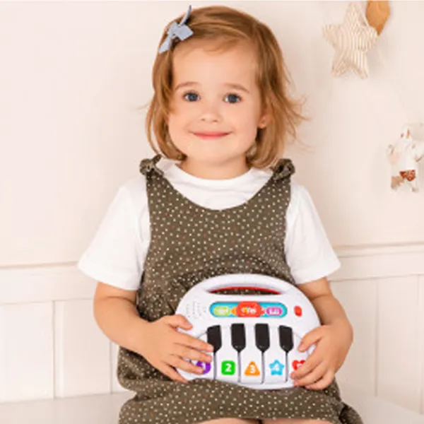 Pian Kids Hits Fun Concert 3 ani / White photo 3 Pian Kids Hits Fun Concert 3 ani / White photo 3