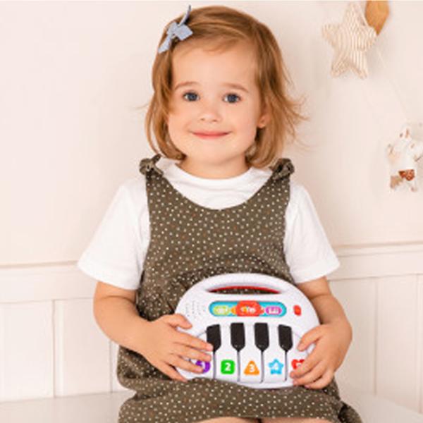 Pian Kids Hits Fun Concert 3 ani / White photo 3 Pian Kids Hits Fun Concert 3 ani / White photo 3