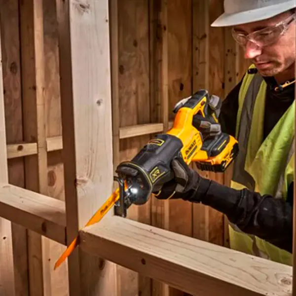Fierăstrău sabie Dewalt DCS382N-XJ  / Yellow photo 6