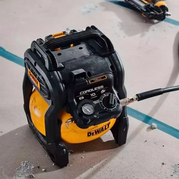 Компрессор Dewalt DCC1018N-XJ / Поршневой photo 5 Компрессор Dewalt DCC1018N-XJ / Поршневой photo 5