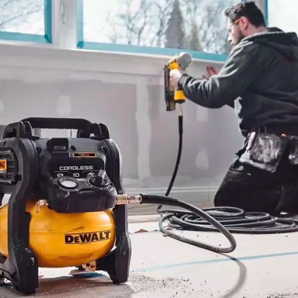 Компрессор Dewalt DCC1018N-XJ / Поршневой photo 6 Компрессор Dewalt DCC1018N-XJ / Поршневой photo 6