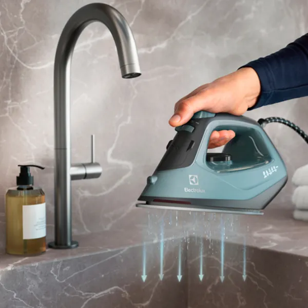 Утюг Electrolux E5SI2-6OG Классический / 2400 Вт / Зеленый photo 3