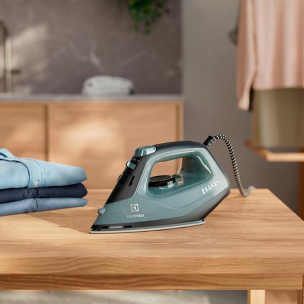 Утюг Electrolux E5SI2-6OG Классический / 2400 Вт / Зеленый photo 5
