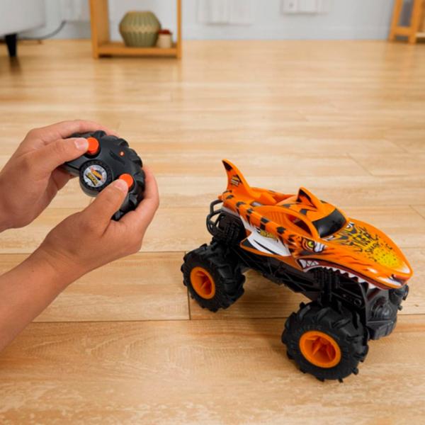 Mașină Hot Wheels HW Tiger Shark HNV03 8 km/h / 2.4 GHz / White Orange photo 7