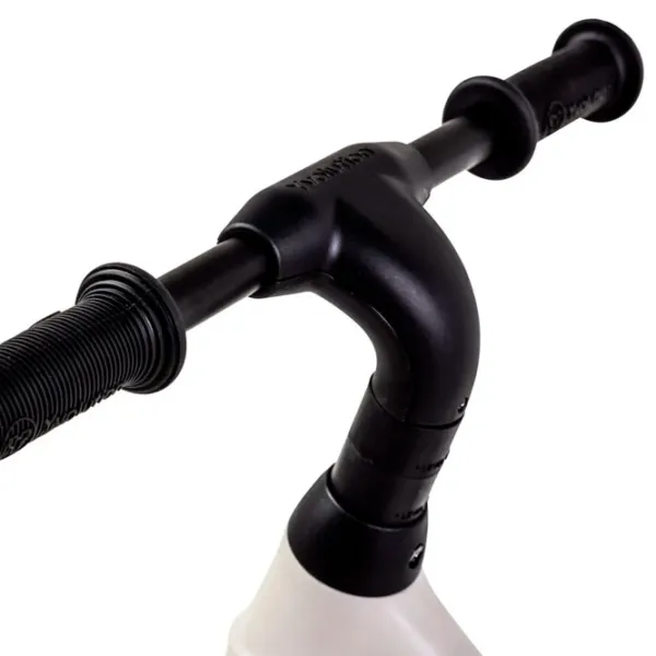 Bicicletă fără pedale Yvolution Y Velo Pro 12"  Aluminiu / White Black photo 5 Bicicletă fără pedale Yvolution Y Velo Pro 12"  Aluminiu / White Black photo 5