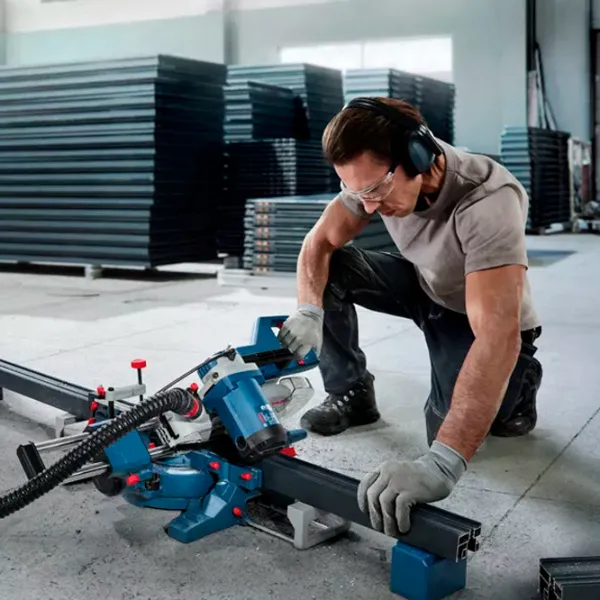 Fierăstrău pentru tăieri înclinate Bosch GCM 254 D 254 mm / Blue photo 12