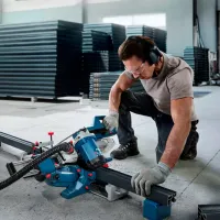 Fierăstrău pentru tăieri înclinate Bosch GCM 254 D 254 mm / Blue photo 12