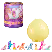 Figurine Spin Master Unicorn Academy Micul Unicorn 4+ / Multicolor