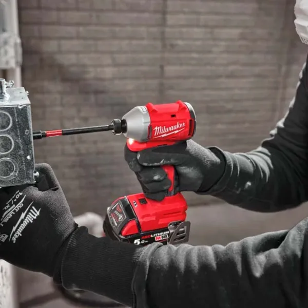 Набoр инструментов Milwaukee M18BLCPP2A-402C 18 V / 2 photo 4