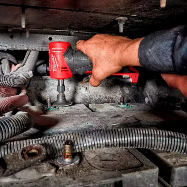 Шлифовальная машина Milwaukee M12FDGA-0 Угловая / / Красный photo 7 Шлифовальная машина Milwaukee M12FDGA-0 Угловая / / Красный photo 7