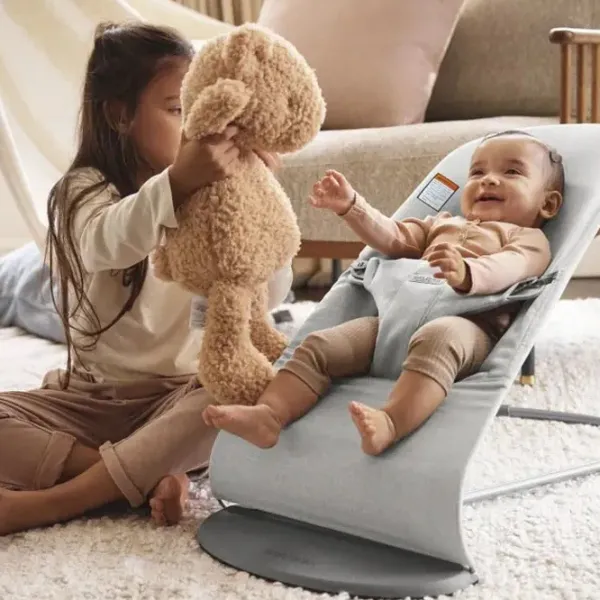 Балансир BabyBjorn Bliss Light Gray 0 месяцев - 2 года / Светло Серый photo 4 Балансир BabyBjorn Bliss Light Gray 0 месяцев - 2 года / Светло Серый photo 4